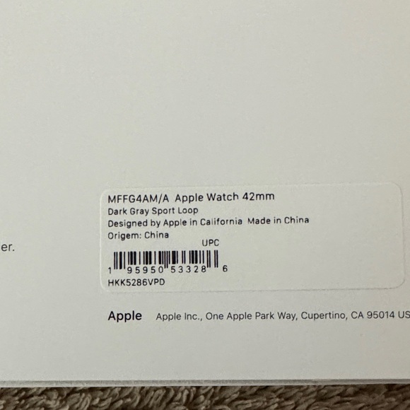 NWT - MFFG4AM/A Apple Watch 42mm - Dark Grey Sports Loop - Picture 2 of 5